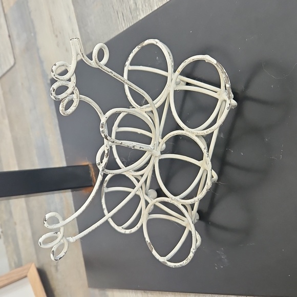 Farmhouse Shabby Chic Egg Holder - Picture 3 of 5